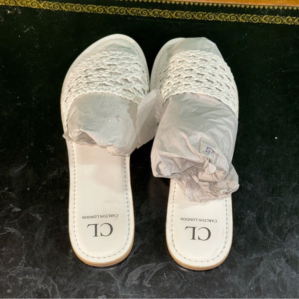 Carlton London White Tan Flat Woven Sandals Slides Women’s Size 9 - Picture 5 of 8